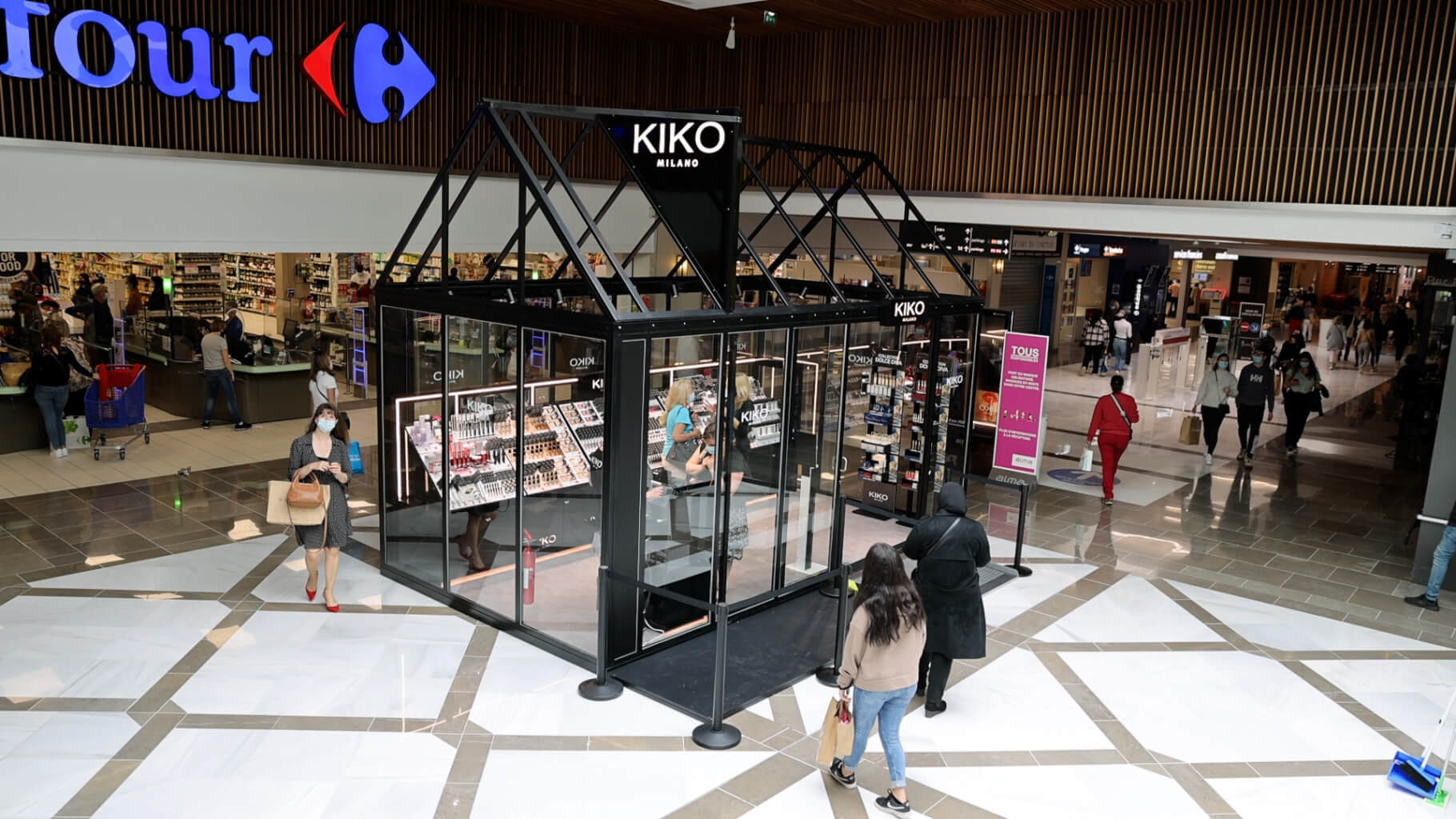 GLOBE x KIKO MILANO POP UP STORE