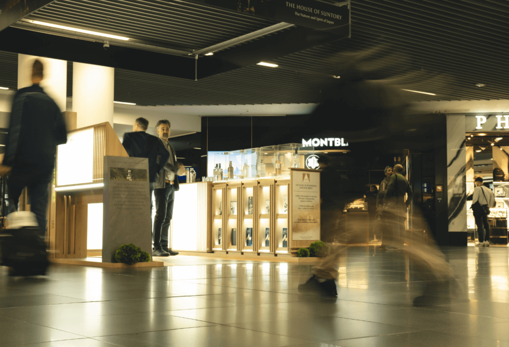 Pop-up Maison Suntory à l'aéroport de Francfort par BARON